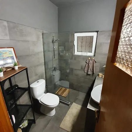 Homel Rocks -elegant 2bd -amazing Garden View Kalambaka