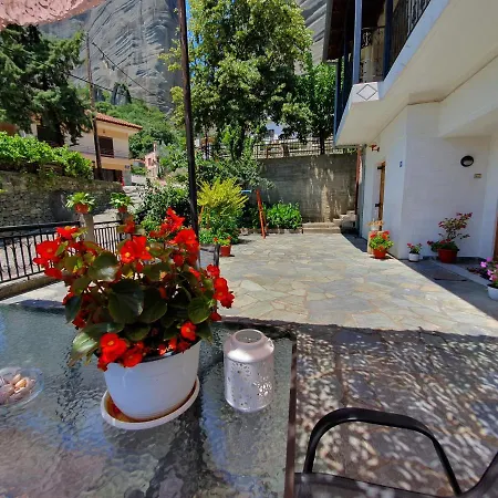 Apartment Homel Rocks -elegant 2bd -amazing Garden View Kalambaka