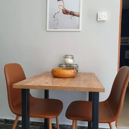 Homel Rocks -elegant 2bd -amazing Garden View Apartment *