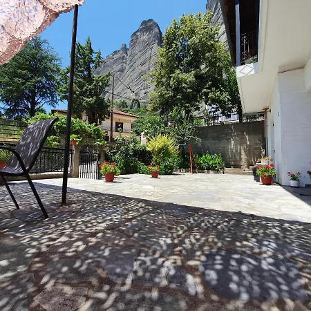 Homel Rocks -elegant 2bd -amazing Garden View Kalambaka