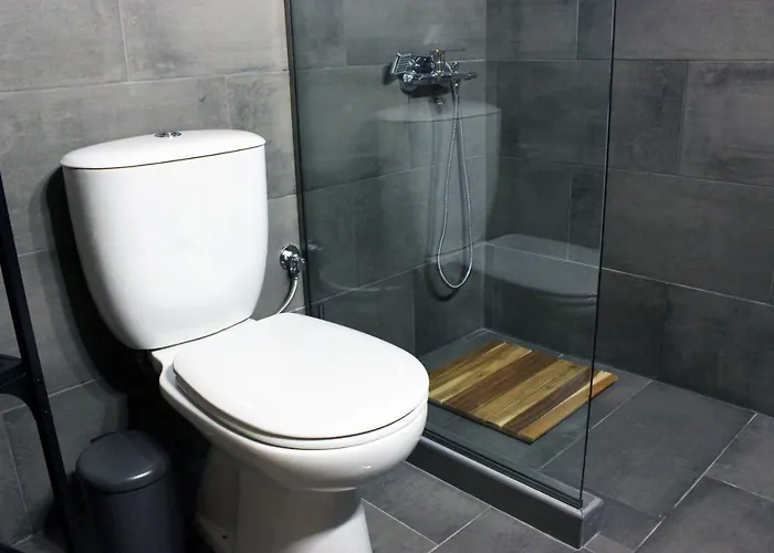 Homel Rocks -elegant 2bd -amazing Garden View Apartment *